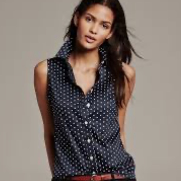 Tops - NWT Banana Republic NON-IRON DOT PRINT SLEEVELESS SHIRT